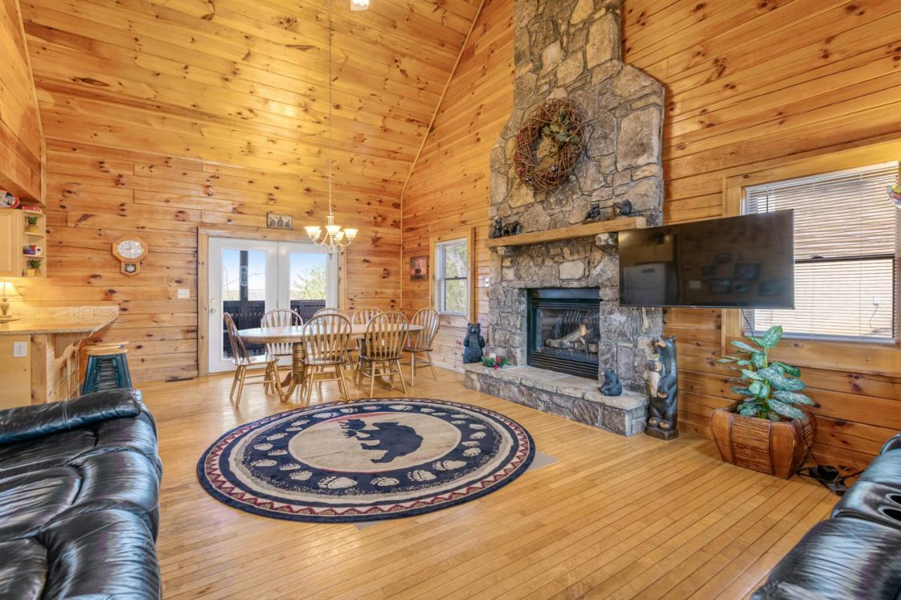 Papaw'S Bear Den Villa Pigeon Forge Exterior photo